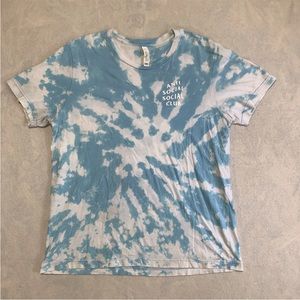 blue and white antisocial social club tee
